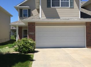 6929 Naples Dr, Lincoln, NE 68526