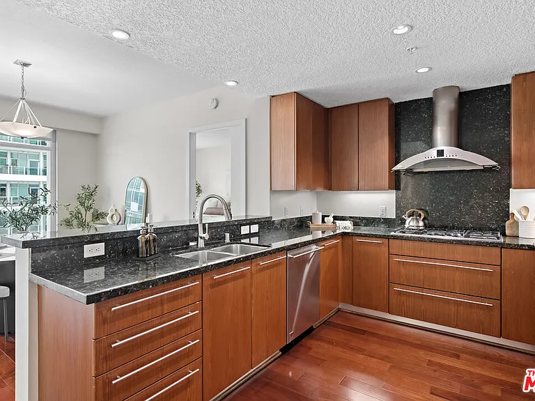 3141 Michelson Dr #1506 — Photo 10