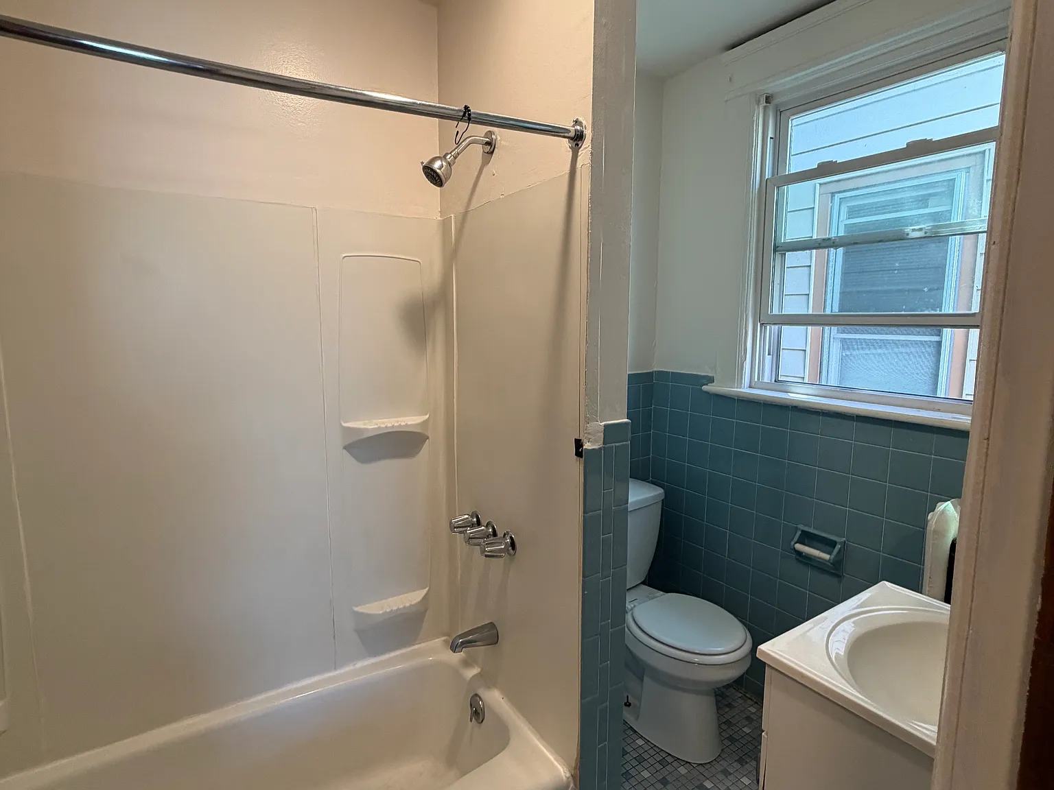 2 bed, 1300 sqft, $1,550 — Photo 3