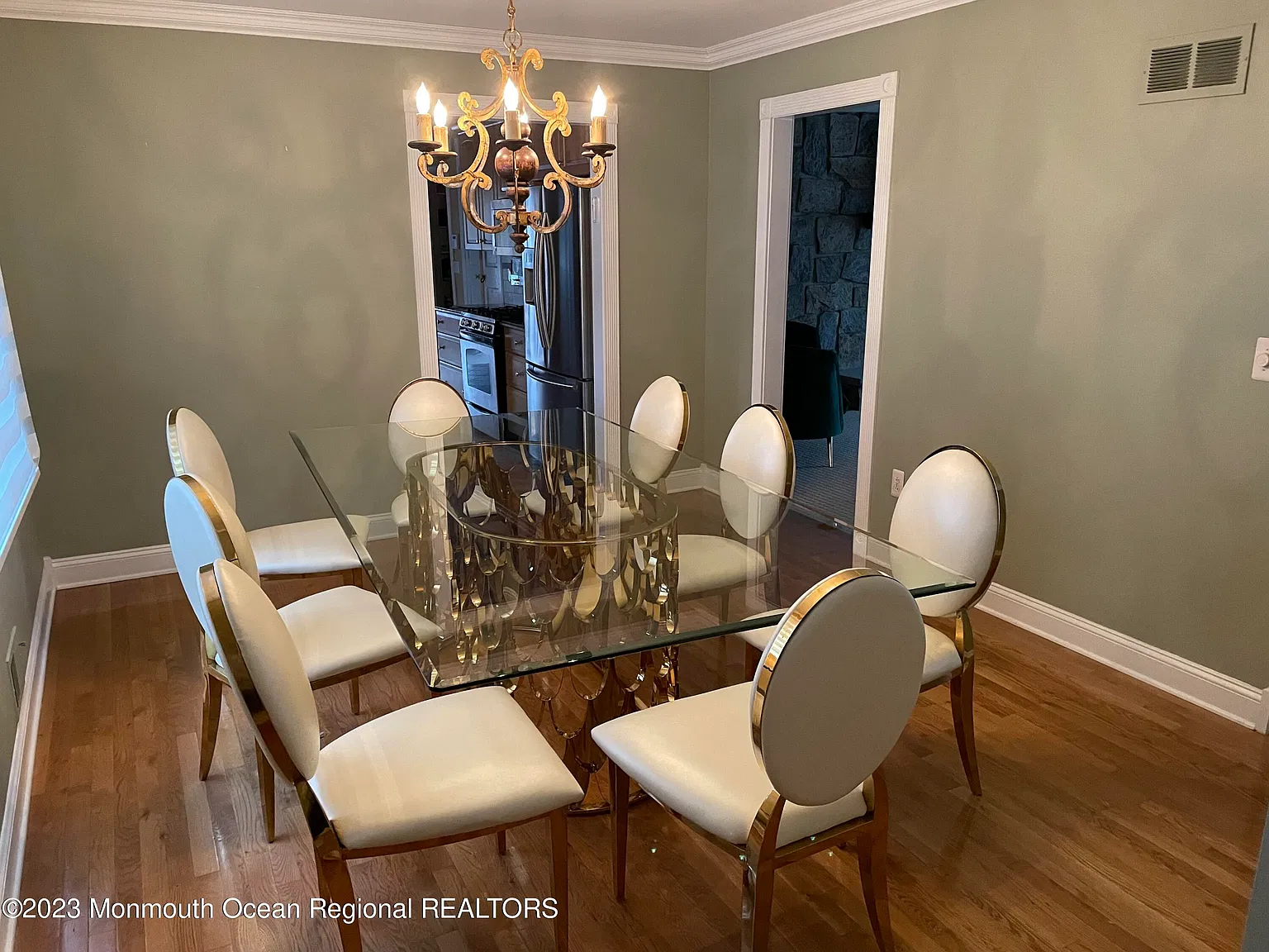 3 bed, 2.5 bath, 1909 sqft, $2,100 — Photo 4