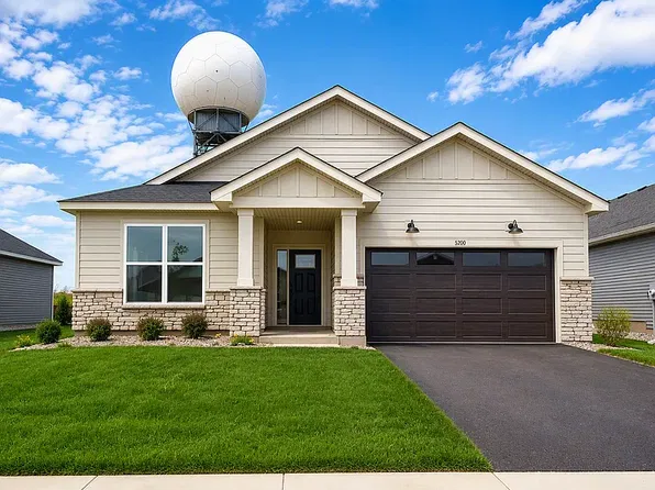 5200 Long Pointe Bay, Woodbury, MN 55129