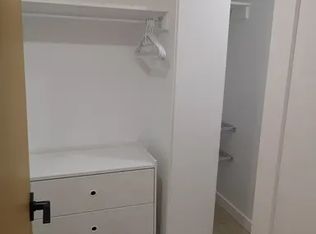 15 Mowat St #1A, Ottawa, ON K1J6R1