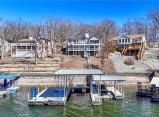999 Imperial Point Dr, Lake Ozark, MO 65049