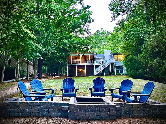 3rd image of 488 Lake Place Dr