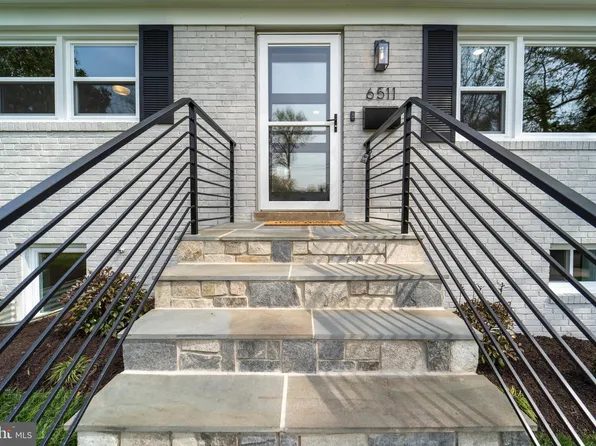 6511 Cygnet Dr, Alexandria, VA 22307