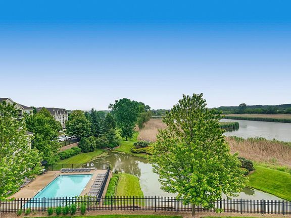 5th image of 857 Sanctuary Dr APT 207B