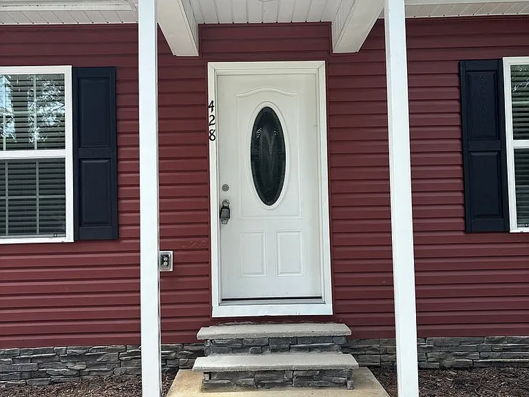 428 W Waggoner St — Photo 3