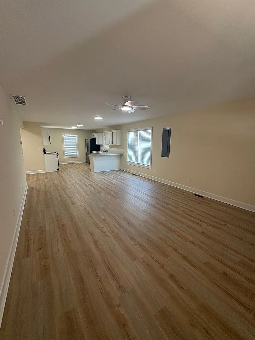 Wayne Michaels Premier Home (elite college living) — Photo 3