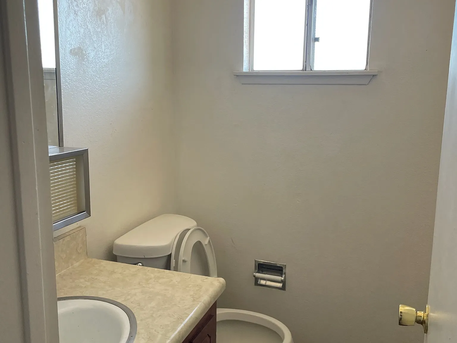 2 bed, 1.5 bath, 934 sqft, $1,950 — Photo 4