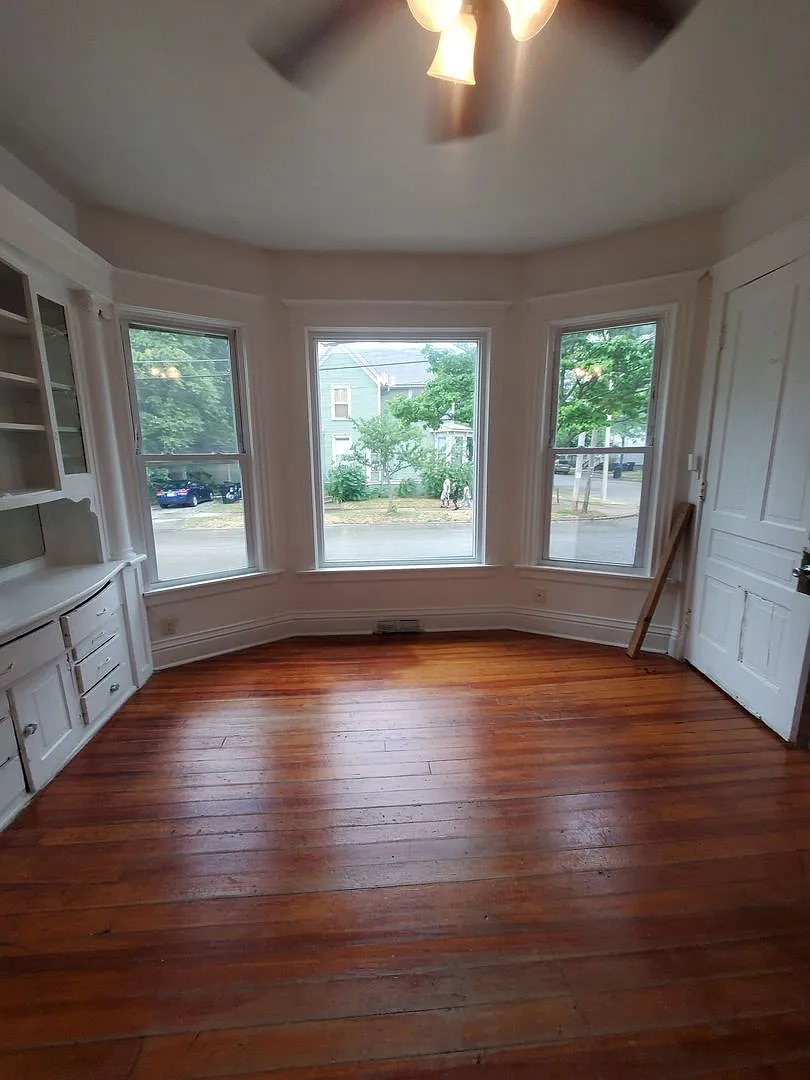 900 W Villa St. (Duplex) — Photo 3