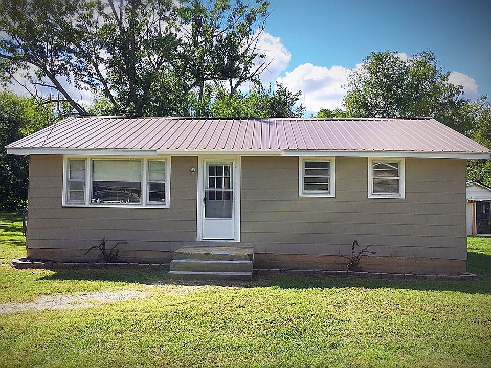 1st image of 203 S Hickory St
