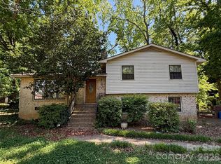 1129 McLaughlin Dr, Charlotte, NC 28212