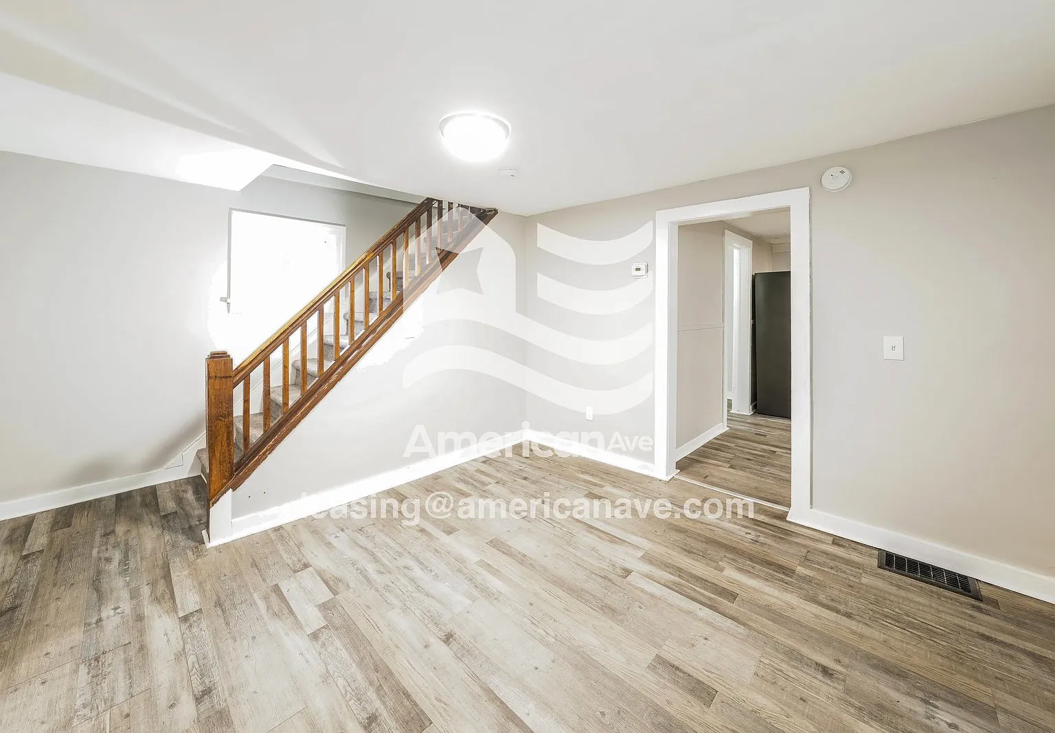 3 bed, 1.0 bath, 1330 sqft, $1,294 — Photo 2