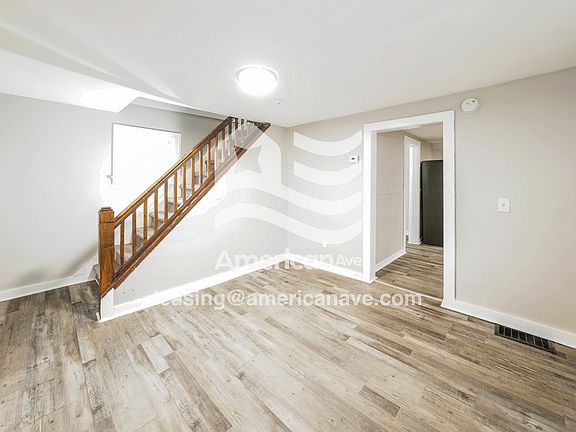 877973_002_wm_-_living_room_13401291.jpg