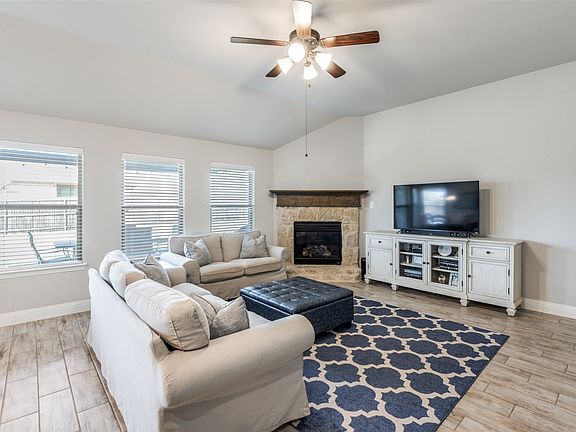 5th image of 3011 Razorback St