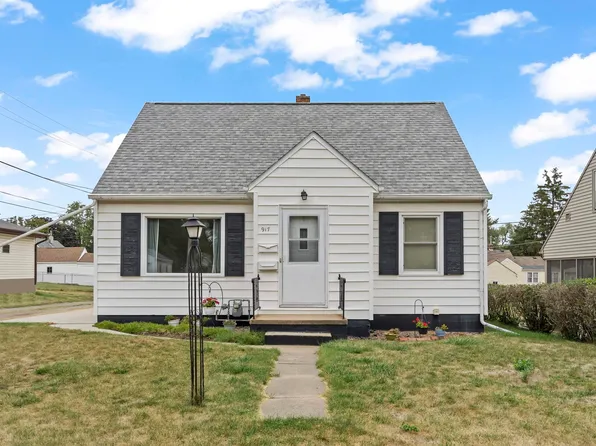 917 Bourland Ave, Waterloo, IA 50702