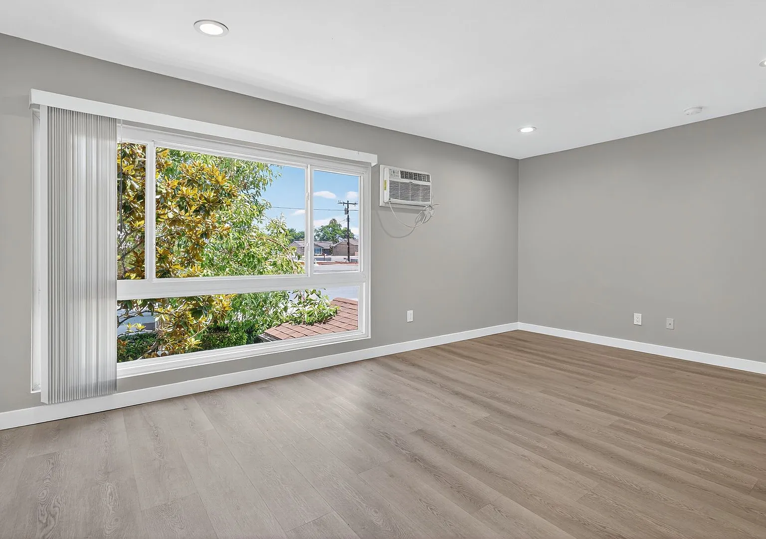 2300 East Commonwealth Avenue — Photo 3