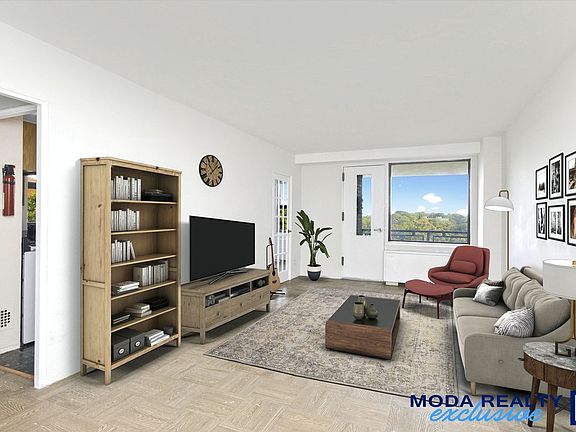 3rd image of 4705 Henry Hudson Pkwy W APT 8H