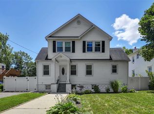 16 Altamore St, Melville, NY 11747