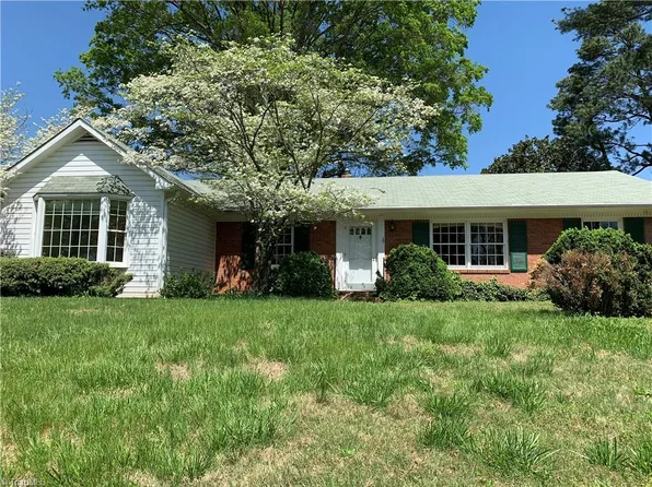 2011 Faculty Dr, Winston Salem, NC 27106