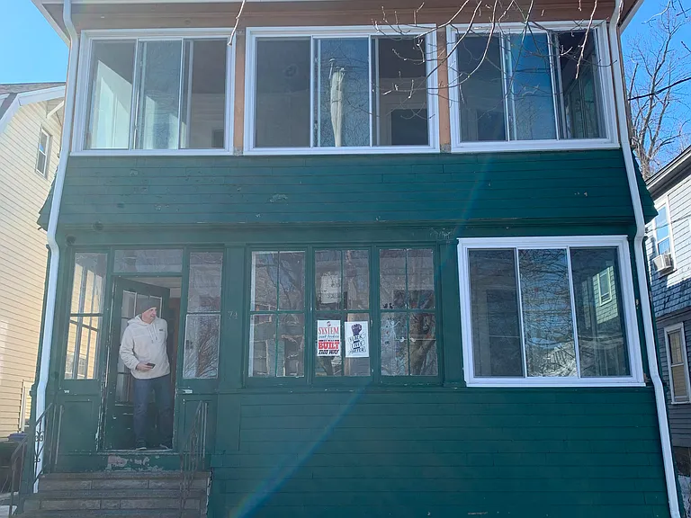 74 Woodlawn Ave — Photo 17
