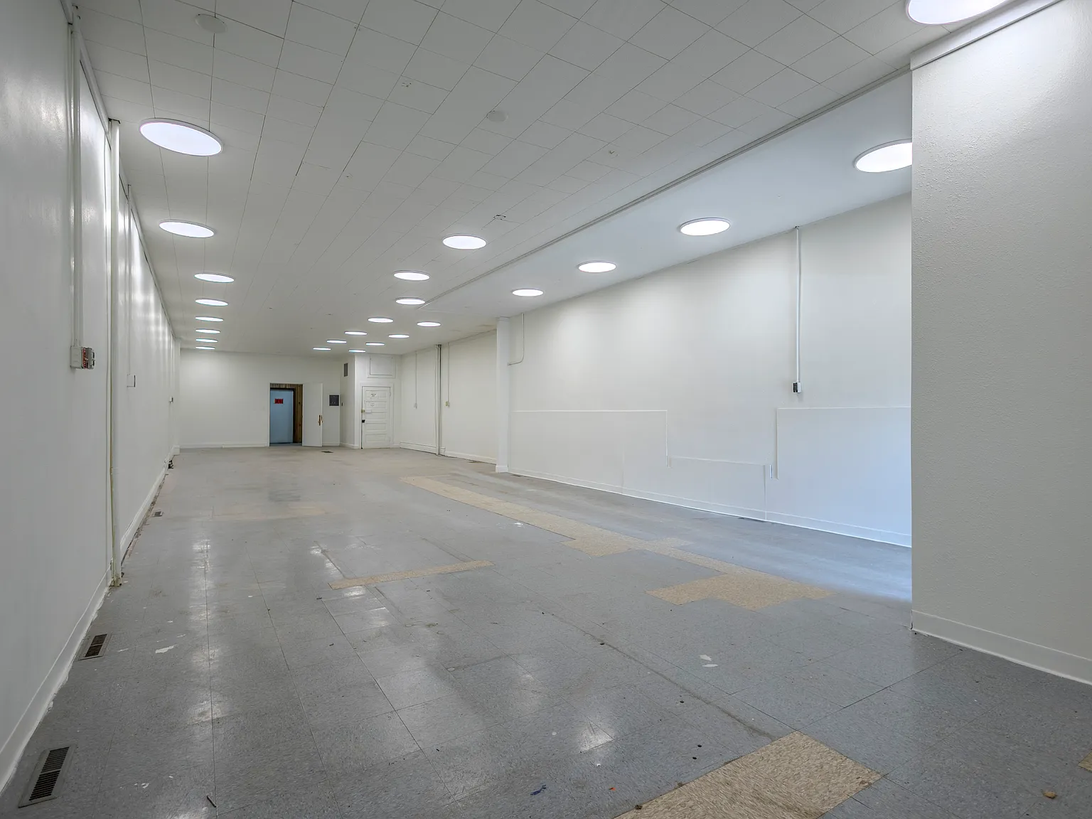 Studio, 2000 sqft, $795 — Photo 4