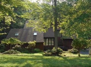 820 Overbrook Dr, Vestal, NY 13850