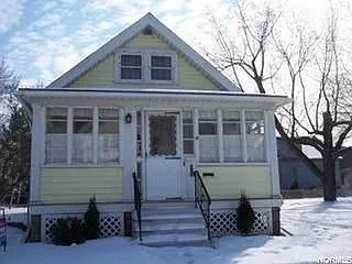 509 W 25th St photo 1