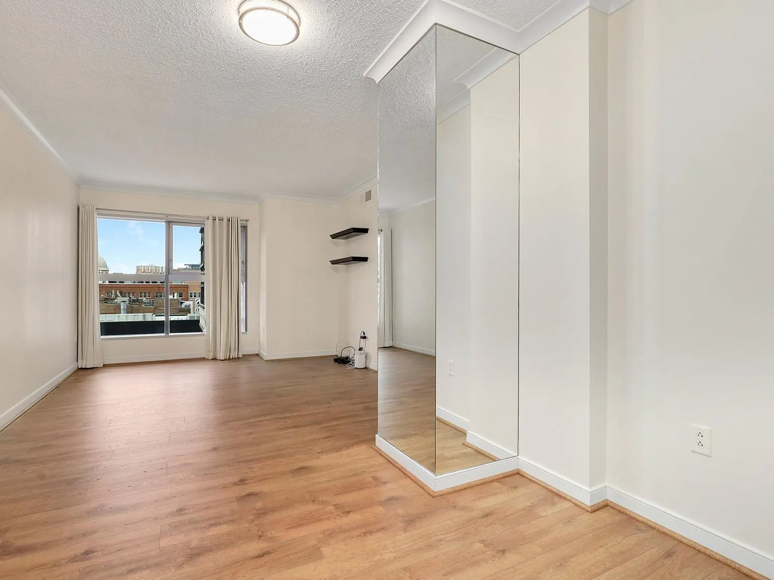 1 bed, 787 sqft, $2,350 — Photo 1