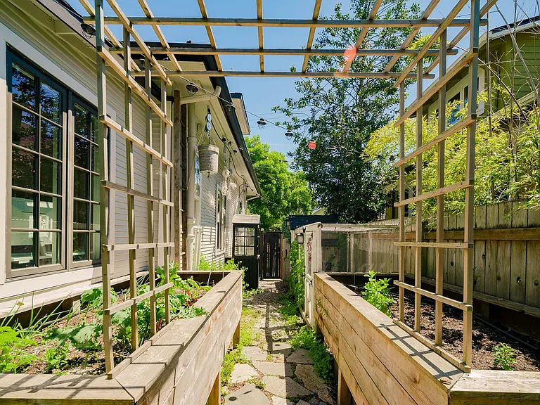 5233 NE 18th Ave — Photo 43