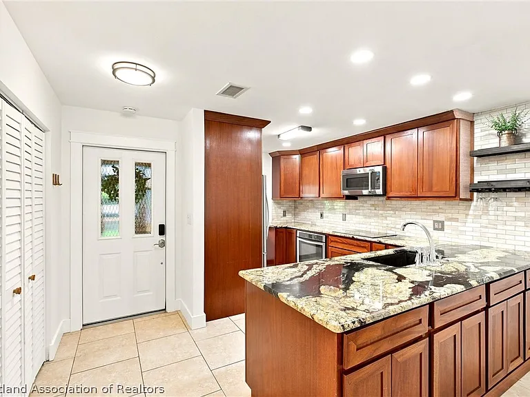 3 Charlton Dr — Photo 10