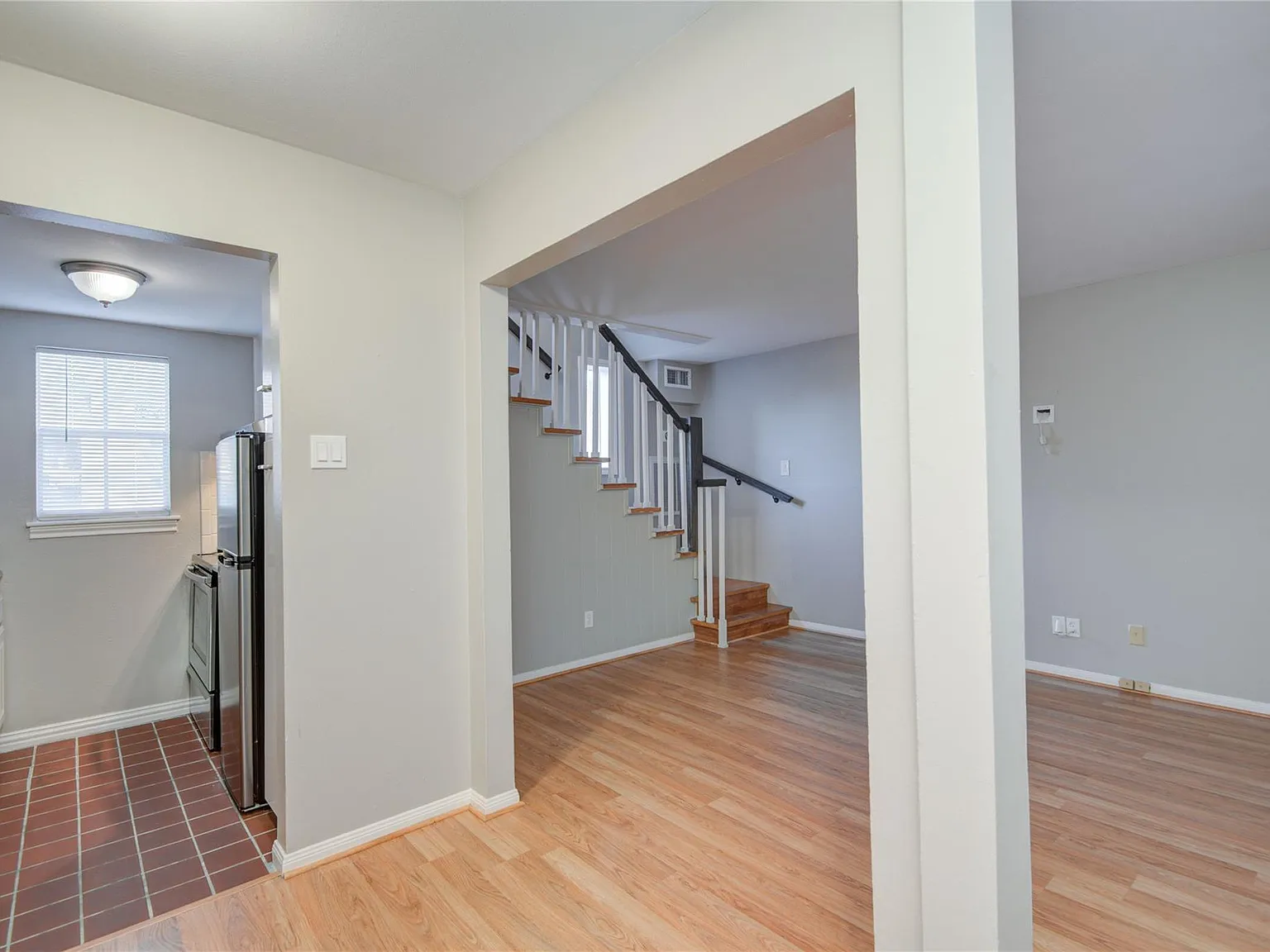 1 bed, 1.0 bath, 720 sqft, $1,200 — Photo 3