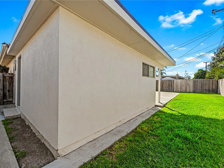 6431 Brown Cir — Photo 32