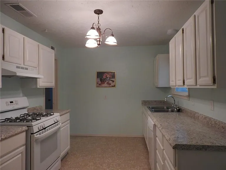 3226 San Medina Ave — Photo 5