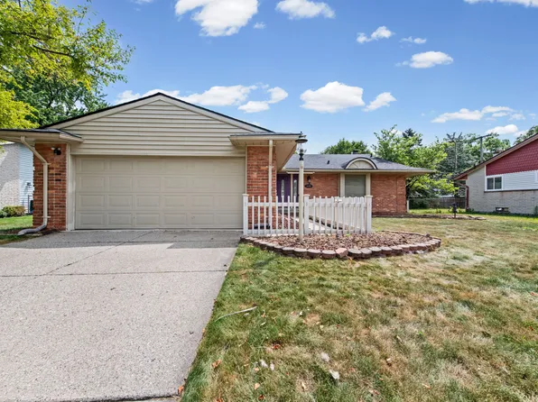 14188 Ramblewood St, Livonia, MI 48154