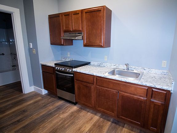 3rd image of 219 Pleasant St #8