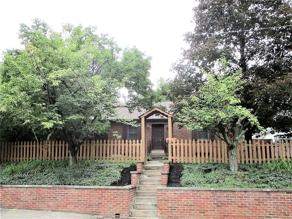 3649 N Park Ave photo 1