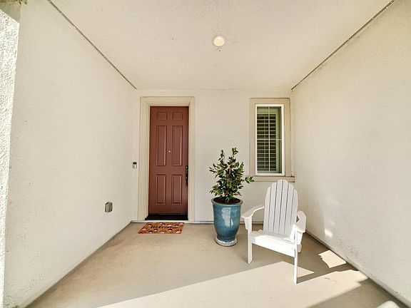 4th image of 18471 Jennings Dr