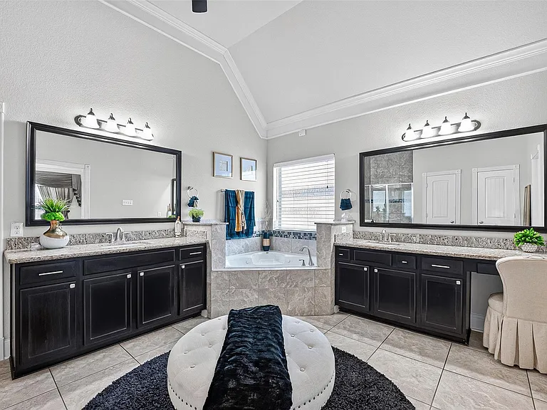2624 Holbrook Springs Ln — Photo 28