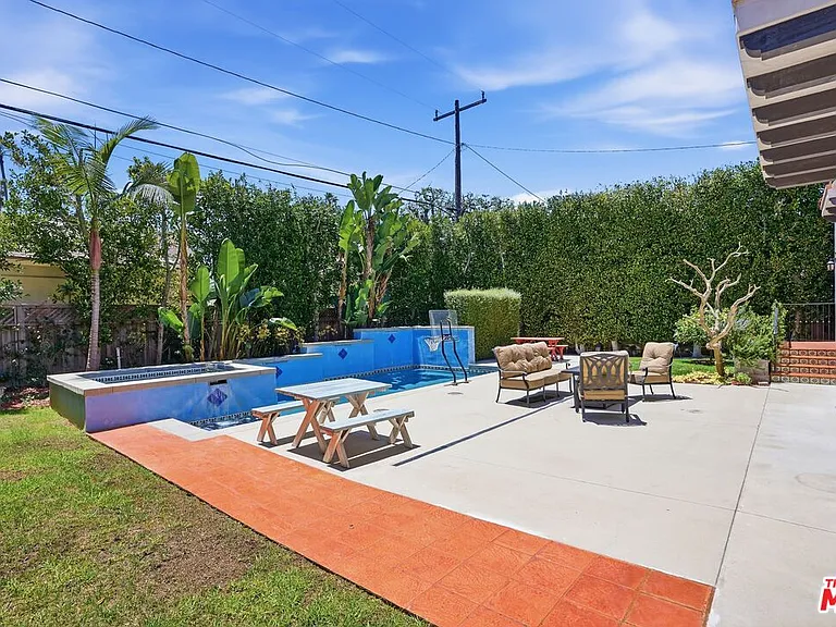 616 21st Pl — Photo 32