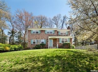 21 Woodville Rd, Shoreham, NY 11786