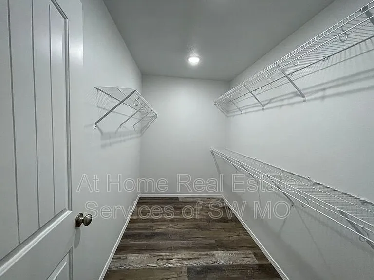 353 Rabbit Run St — Photo 14