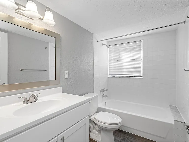 Montierra Apartments — Photo 17