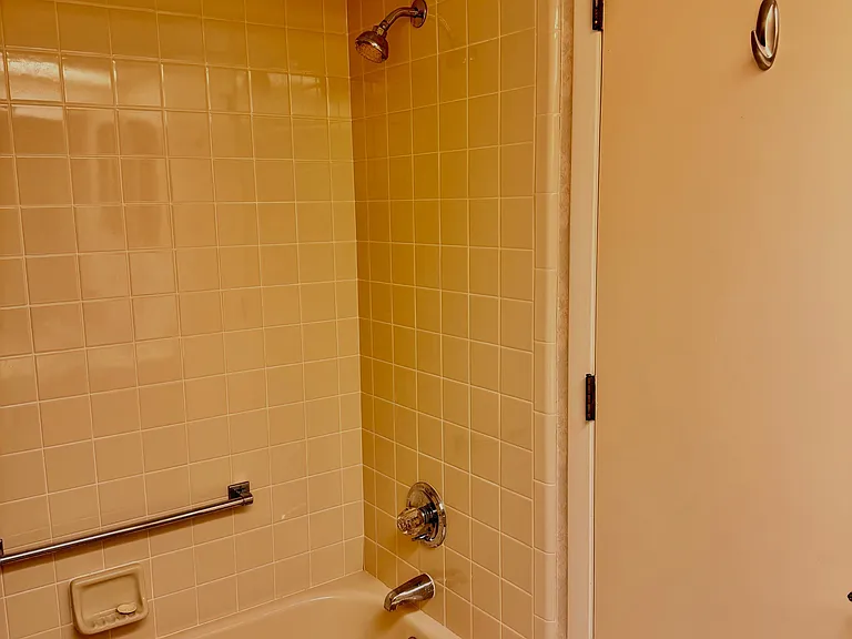2302 Wyndam Dr — Photo 11