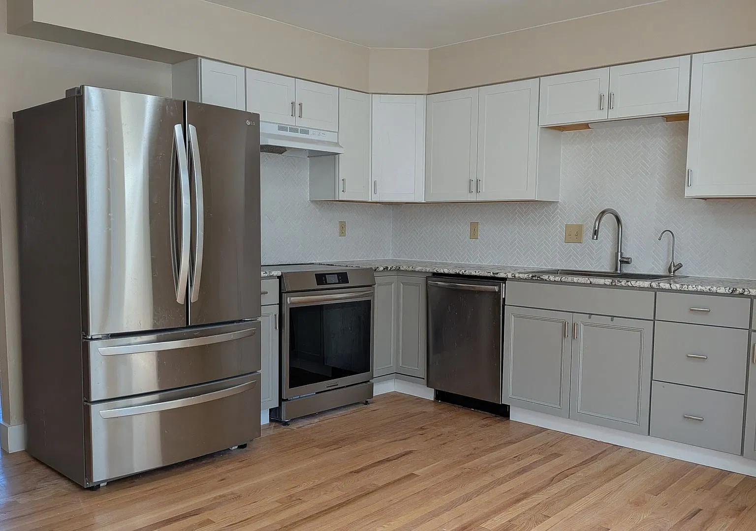 Spacious 4-Bedroom Ranch on Large Lot with Finished Basement — Photo 3