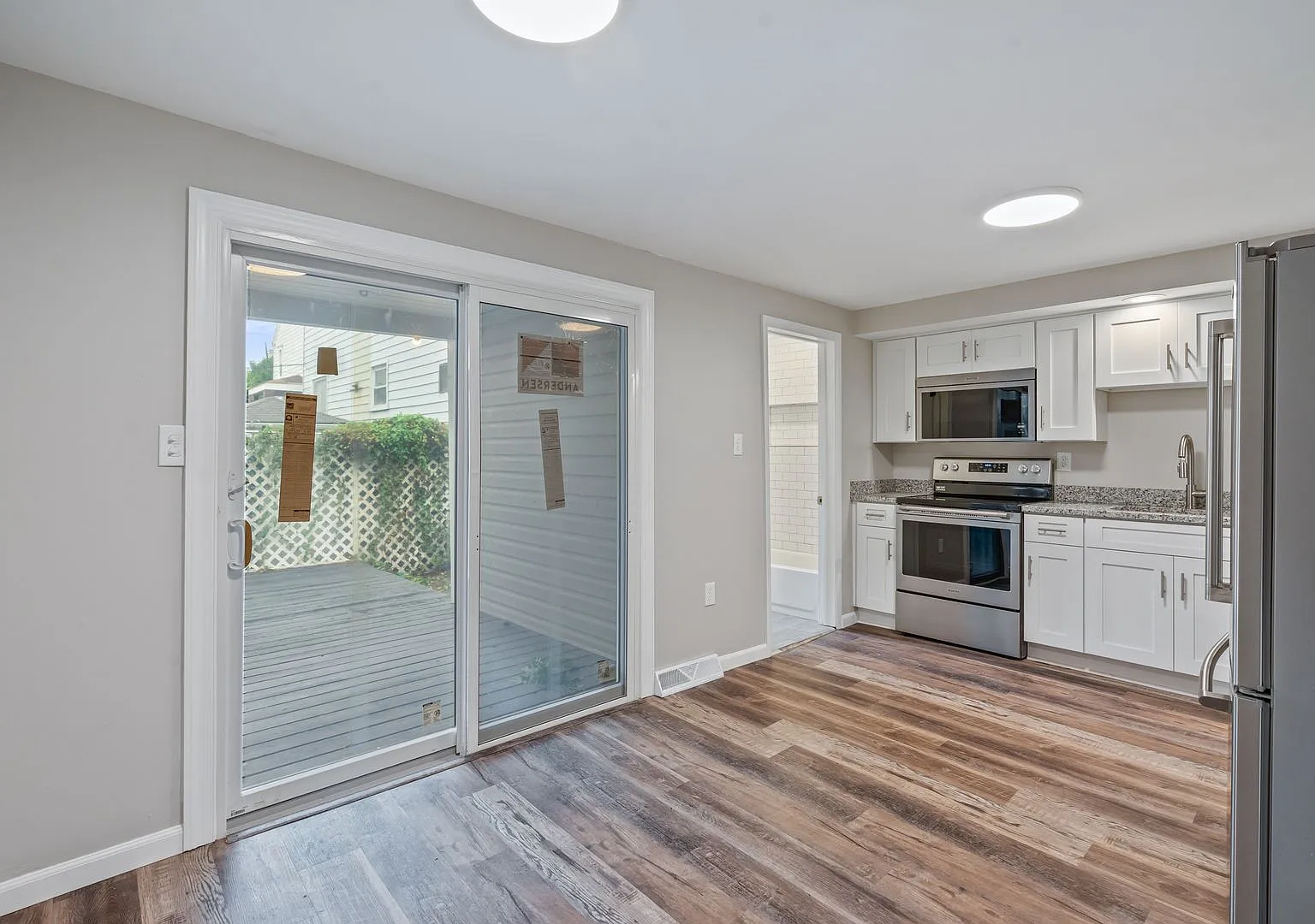 Completely Renovated 2 Bedroom, 1 Bathroom in Sharpsburg- Beautiful Kitchen and Awesome Layout — Photo 4