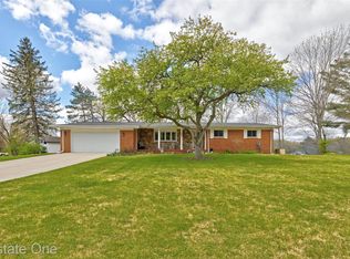 327 Coats Rd, Lake Orion, MI 48362