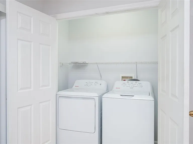 1150 Vineland Pl — Photo 15