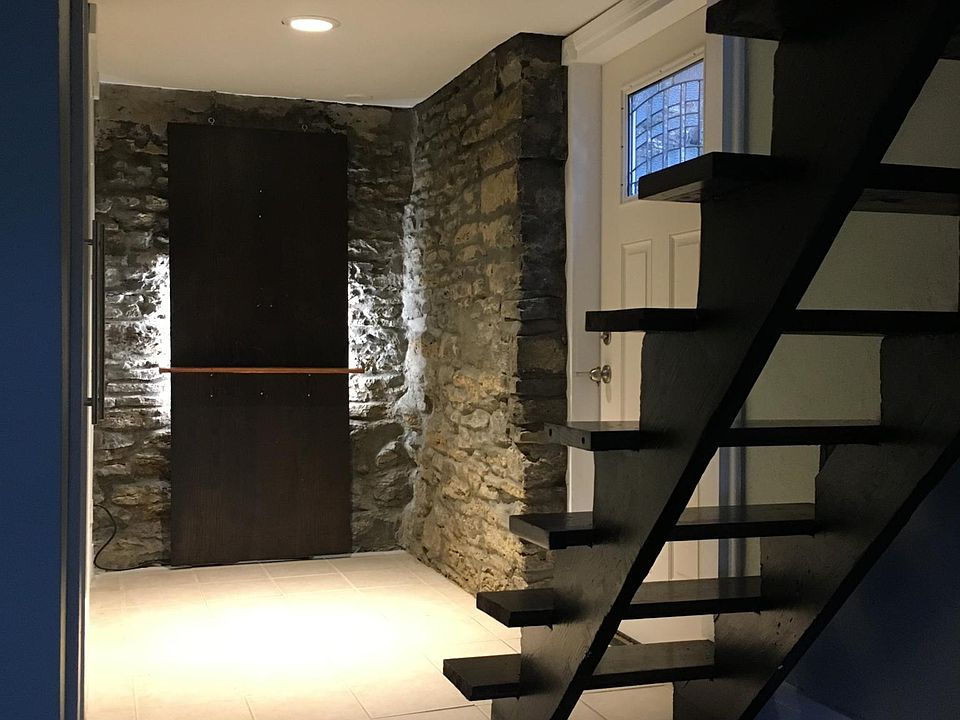 1st image of 1847 Walker St #2