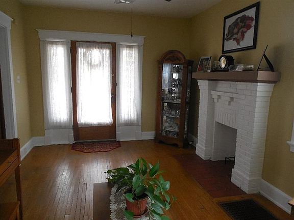2nd image of 3611 Woodbine Ave
